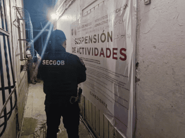 Además de suspender los establecimientos, las autoridades informaron sobre la detención de nueve personas por el delito de quebrantamiento de sellos. ESPECIAL