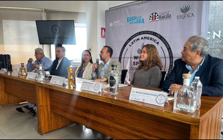 En el evento participarán más de 300 marcas de todos los tamaños, desde marcas reconocidas hasta destilerías locales emergentes, con categorías que abarcan tequila, mezcal, raicilla, sotol, bacanora y más. CORTESÍA