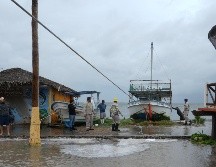 Habitantes de Baja California Sur se refugian ante la llegada del Huracán Polo, que amenaza con provocar lluvias torrenciales, inundaciones y deslaves en esa entidad y Sonora. AP/E. Verdugo