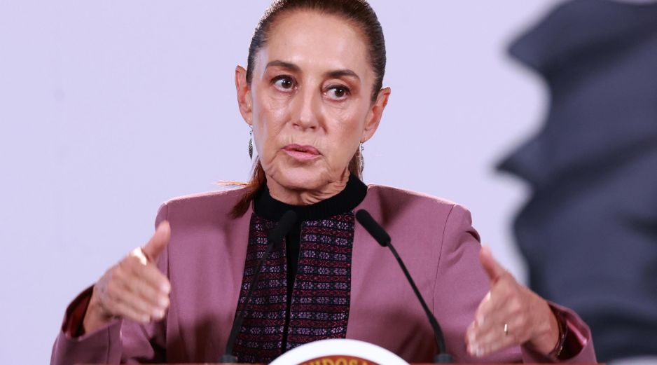 La Presidenta aseguró que ninguna línea de investigación está descartada en el caso Ayotzinapa, incluso aquellas que pudieran alcanzar a exfuncionarios. EFE / M. Guzmán