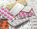 Para la compra de medicamentos oncológicos, el Gobierno federal adquirió 21 millones de piezas de 221 claves, con una inversión de 74 mil millones de pesos. ESPECIAL/Canva