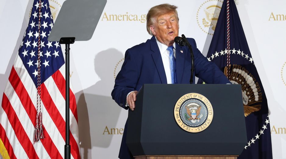 Trump, que propone rebautizar la IA como 