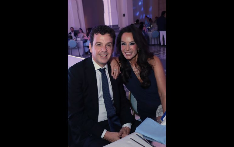 Guillermo Andrés Blasco y Sonia Navarro. GENTE BIEN JALISCO/ Claudio Jimeno