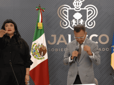 el gobernador de Jalisco, Pablo Lemus Navarro, agradeció que Patricia Martínez aceptara esta responsabilidad, pues dijo que se reconoce cuando alguien hace las cosas por pasión. FACEBOOK / Pablo Lemus