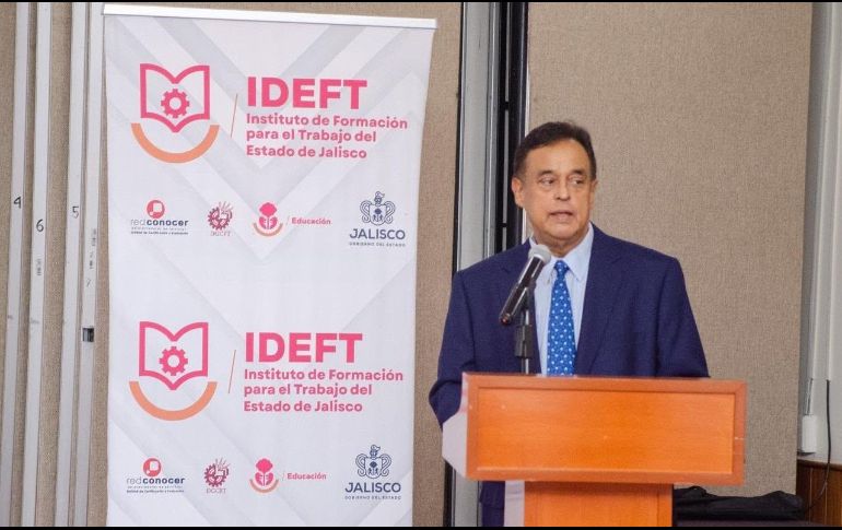 El titular de la dependencia, Salvador Cosío Gaona, enfatizó la importancia de integrar conocimientos tecnológicos en la fuerza laboral actual. IDEFT