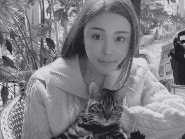 Originaria de Hong Kong, Choi tenía 28 años, era madre de cuatro hijos y llevaba una vida pública vinculada con la moda y las redes sociales. AP/ARCHIVO