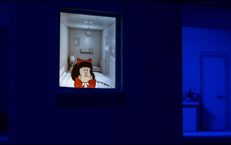 Fotografía que muestra escenografía de la exposición Mafalda Inmersiva, una experiencia que invita a caminar por el universo creado por Quino  EFE / Víctor Fernández