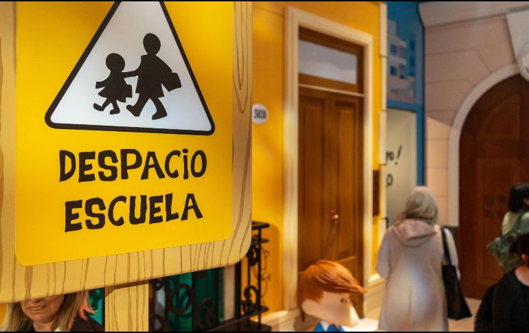 Fotografía que muestra escenografía de la exposición Mafalda Inmersiva, una experiencia que invita a caminar por el universo creado por Quino  EFE / Víctor Fernández