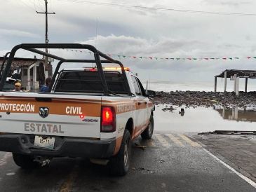 Este fenómeno meteorológico, clasificado como categoría 1 en la escala Saffir-Simpson, mantiene su desplazamiento constante hacia el noroeste del país. ESPECIAL/Protección Civil Colima
