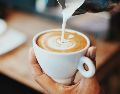 Una bebida que es inspiración y rutina para miles de personas en el mundo / Photo by Fahmi Fakhrundi on Unsplash