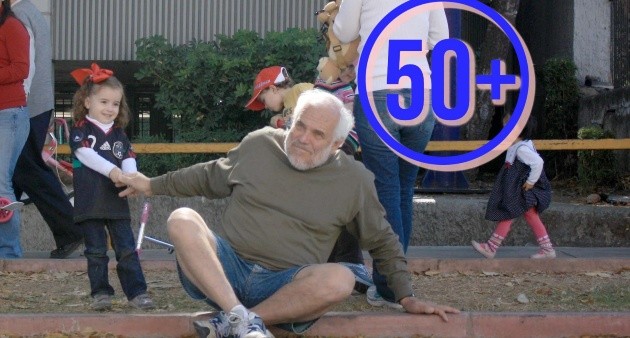 Movimientos diarios que los fisioterapeutas recomiendan a partir de los 50 años
