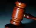 La acusación formal también imputa a Ortiz 10 cargos de agresión con un arma de asalto, uno por cada una de las personas en las dos propiedades. UNSPLASH