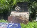 La estatua de Calderón nunca fue reparada por el actual gobierno de la 4T, por lo que los manifestantes la tomaron del piso para vandalizarla. SUN/CORTESÍA