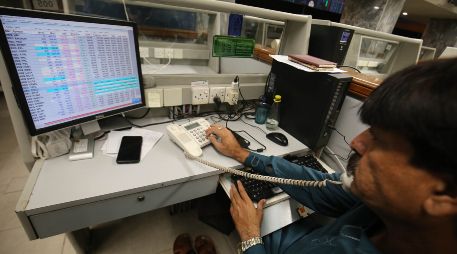 Al interior del mercado mexicano, resaltaron las pérdidas mensuales de las emisoras Gentera, GCC , Grupo Bimbo, Orbia Advanced y Grupo Financiero Inbursa. EFE/R. Khan