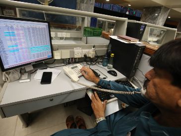Al interior del mercado mexicano, resaltaron las pérdidas mensuales de las emisoras Gentera, GCC , Grupo Bimbo, Orbia Advanced y Grupo Financiero Inbursa. EFE/R. Khan