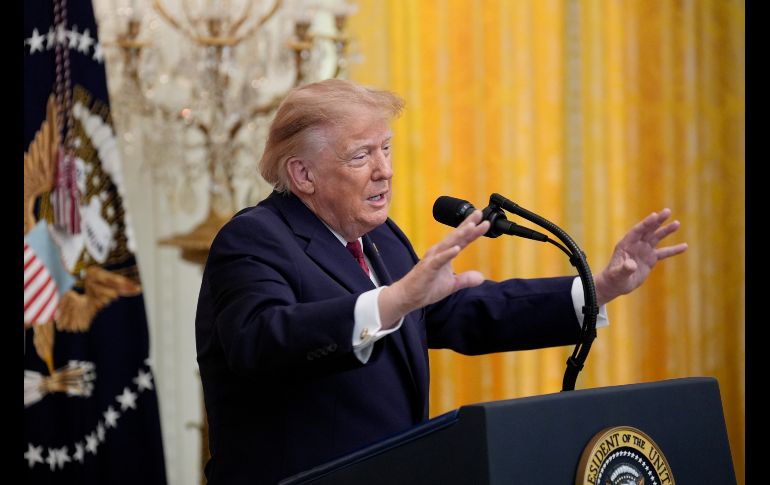 Trump elogió a Ben Gurión, uno de los pasajeros que inmovilizó al copiloto. EFE/Y. Gripas