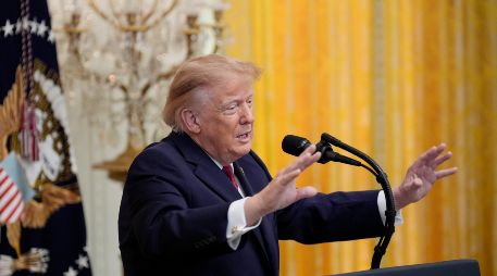Trump elogió a Ben Gurión, uno de los pasajeros que inmovilizó al copiloto. EFE/Y. Gripas