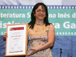 La escritora Cristina Rivera Garza recibe por segunda ocasión el Premio de Literatura Sor Juana Inés de la Cruz, el 2 de diciembre de 2009. EL INFORMADOR