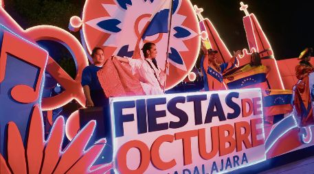 Aspectos del desfile nocturno realizado con motivo de la inauguración de las Fiestas de Octubre en Guadalajara, el 30 de septiembre de 2017. EL INFORMADOR/ Archivo
