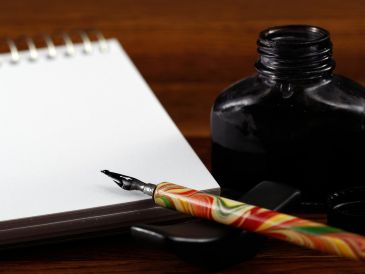 La filosofía central del Inktober no radica en crear obras maestras impecables desde el primer día, sino en la constancia. ESPECIAL / CANVA