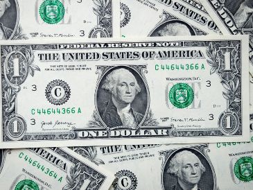 Según datos del Banco de México, el tipo de cambio FIX se ubica este 1 de octubre en 18.0692 pesos. UNSPLASH / L. Radziejewski