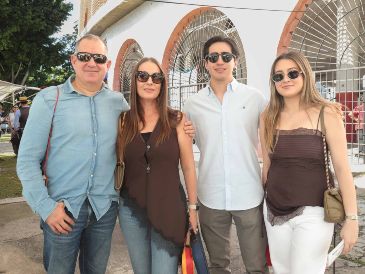 Rodrigo Pérez Beas, Diana Limón, Rodrigo Pérez y Andrea Pérez Limón. GENTE BIEN JALISCO / Revista del 2 de octubre 2026