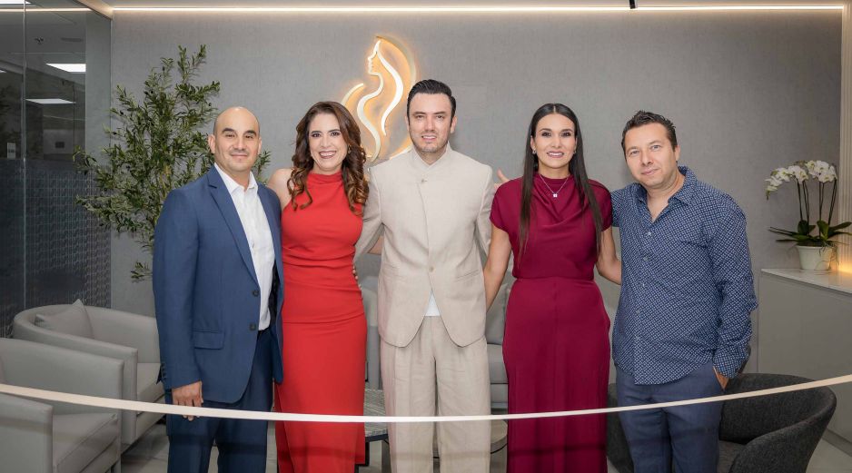Fabián Monzalvo, Claudia Aguirre, Luis Eduardo Andrade, Claudia Gutiérrez y Jonathan Uriarte. GENTE BIEN JALISCO / Revista del 2 de octubre 2026