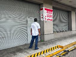 Pignorante acude al Nacional Monte de Piedad tras anuncio de fin de huelga de trabajadores. EL INFORMADOR / J. Acosta
