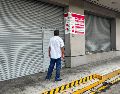 Pignorante acude al Nacional Monte de Piedad tras anuncio de fin de huelga de trabajadores. EL INFORMADOR / J. Acosta