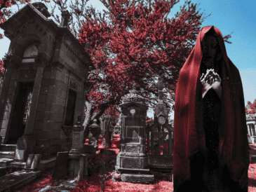 Este mes de octubre, las leyendas de terror invitan a mirar la ciudad con otros ojos, recordando que el pasado nunca muere por completo. ESPECIAL / CANVA