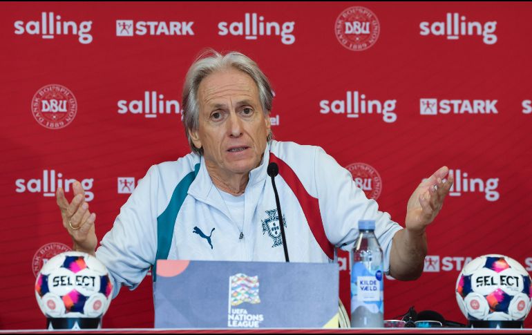 El seleccionador de Portugal, Jorge Jesus, prioriza el rendimiento colectivo por encima de las individualidades tras el triunfo frente a Dinamarca. EFE/P. NOVAIS