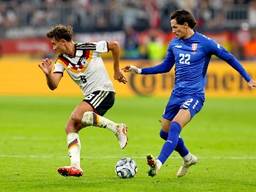 Klopp estuvo a punto de convertirse en el primer técnico de Alemania que no gana ninguno de sus primeros tres partidos. EFE / A. SZILAGYI