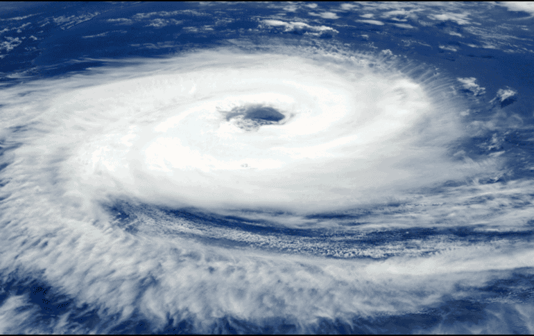 Protección Civil recuerda que un ciclón tropical no necesita tocar tierra como huracán para causar desastres; las tormentas tropicales o depresiones remanentes pueden provocar inundaciones graves en estados del interior del país. CANVA