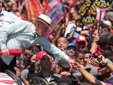 Los dos candidatos empatan en niveles de rechazo, con un 45 % de los consultados que dicen que no votarán por ellos de ninguna forma. EFE  / ARCHIVO