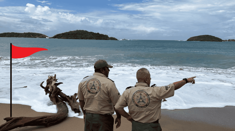 Protección Civil mantiene la vigilancia en las zonas costeras y pide a la población evitar actividades recreativas en el mar. X / @PCJalisco