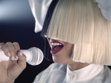 El catálogo de Sia incluye éxitos propios, pero también canciones creadas para artistas como David Guetta, Rihanna, Céline Dion, Katy Perry y Britney Spears. INSTAGRAM / @siamusic