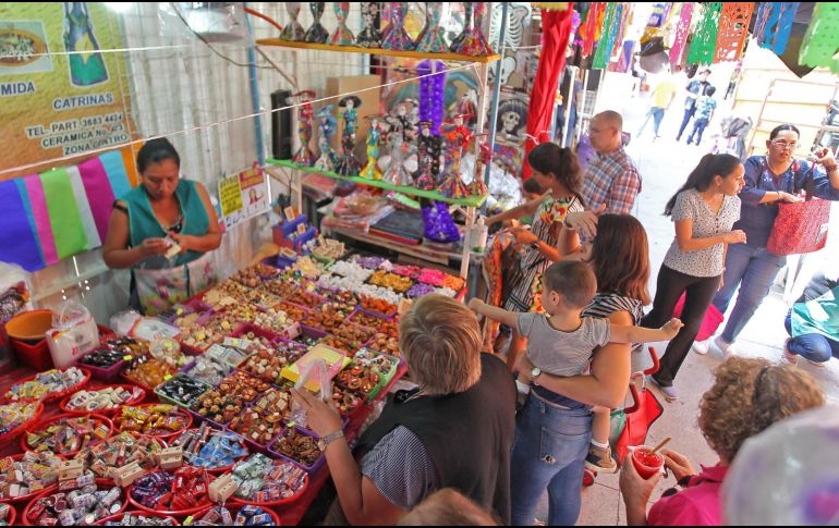 La Feria del Cartón y del Juguete Mexicano forma parte de las actividades que cada año permiten acercar a las nuevas generaciones a elementos de la cultura popular mexicana. EL INFORMADOR / ARCHIVO