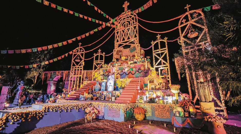 Foto del impresionante Gran Altar Monumental de Calaverandia. EL INFORMADOR