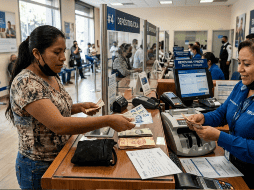 El Servicio de Administración Tributaria (SAT) ha aclarado en diversos comunicados que es falso que se cobren impuestos sobre cualquier depósito bancario en efectivo.  ESPECIAL/CHATGPT