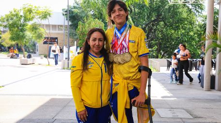 Margarita Hernández entrenó a Ariel Garcia, paratleta que se coronó como campeón entre los representantes de Jalisco. EL INFORMADOR / J. ACOSTA