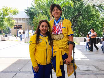Margarita Hernández entrenó a Ariel Garcia, paratleta que se coronó como campeón entre los representantes de Jalisco. EL INFORMADOR / J. ACOSTA