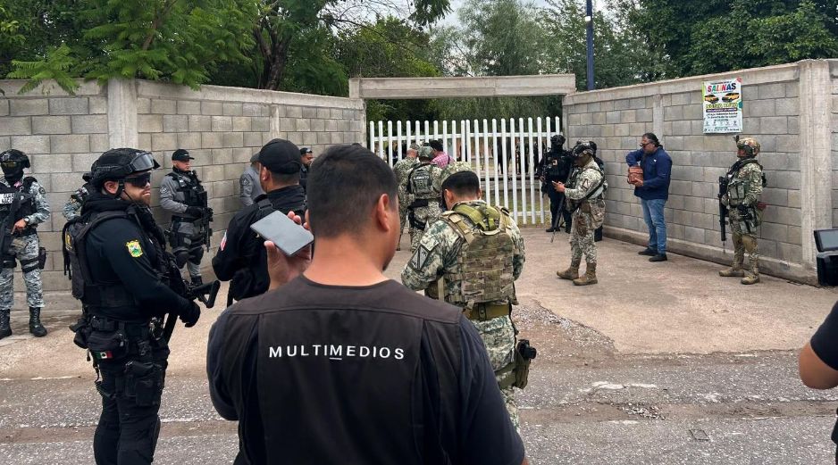 Dos exalumnos mataron el jueves a una profesora e hirieron a cuatro personas más en la Escuela Secundaria 13 en Torreón, Coahuila. EFE /  M. HARTZ