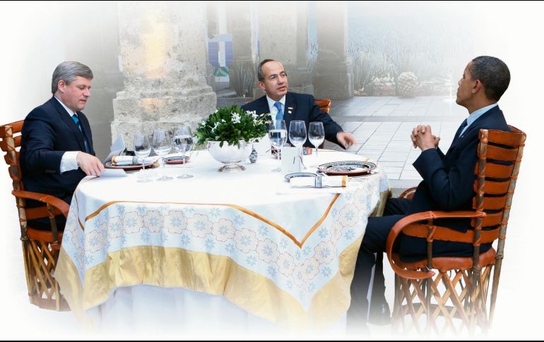 Stephen Harper, Felipe Calderón y Barack Obama en el Museo Cabañas tras su llegada a la ciudad. EL INFORMADOR/Archivo