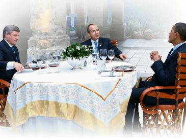 Stephen Harper, Felipe Calderón y Barack Obama en el Museo Cabañas tras su llegada a la ciudad. EL INFORMADOR/Archivo