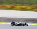 Tras una sesión de calificación complicada a bordo de su Cadillac, Checo Pérez dejó claro que la mirada ya está puesta exclusivamente en el ritmo de carrera. EFE / F. Ismail