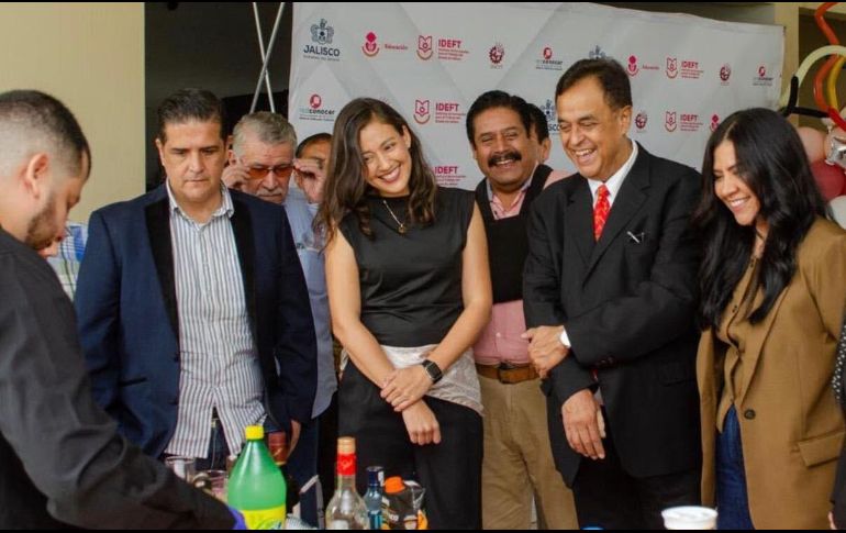 El IDEFT reconoció a 324 personas que concluyeron 31 cursos de capacitación en Zapopan. CORTESÍA.