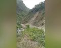 Luego del accidente, las autoridades regionales desplazaron maquinaria para atender el derrumbe en la zona afectada. X