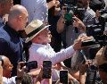 El primer candidato en votar este domingo fue el senador ultraderechista Flávio Bolsonaro, rival principal de Lula. EFE / S. Moreira