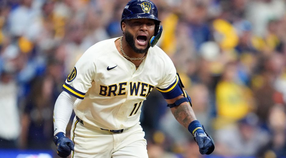 Jackson Chourio conectó el imparable decisivo para que Milwaukee remontara y venciera a San Diego por 4-3. AFP/P. MCDERMOTT.