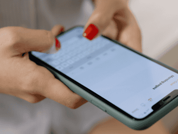 La Comisión Reguladora de Telecomunicaciones (CRT) estableció un calendario para vincular las líneas telefónicas de manera escalonada. CANVA